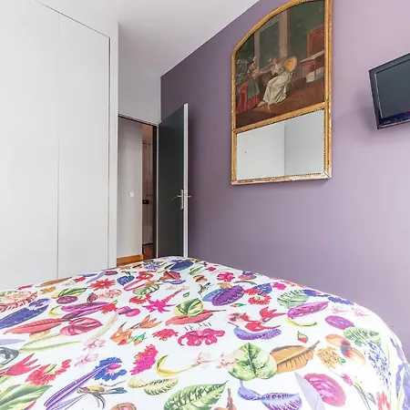 Typical Parisian 70 Sqm Διαμέρισμα *