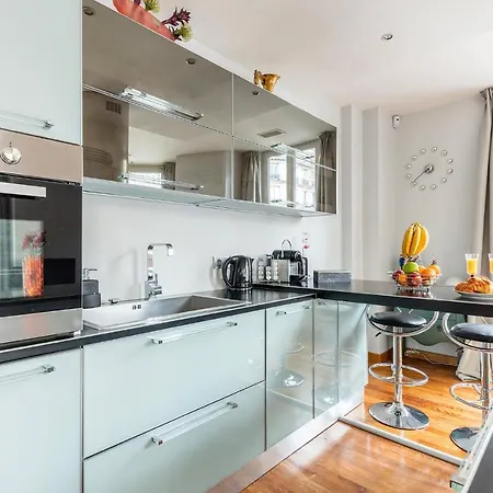 Typical Parisian 70 Sqm דירה פריז